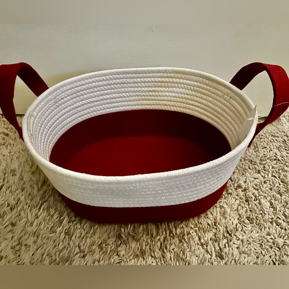 Harry & David Red and Cream Carryall Basket-NWT